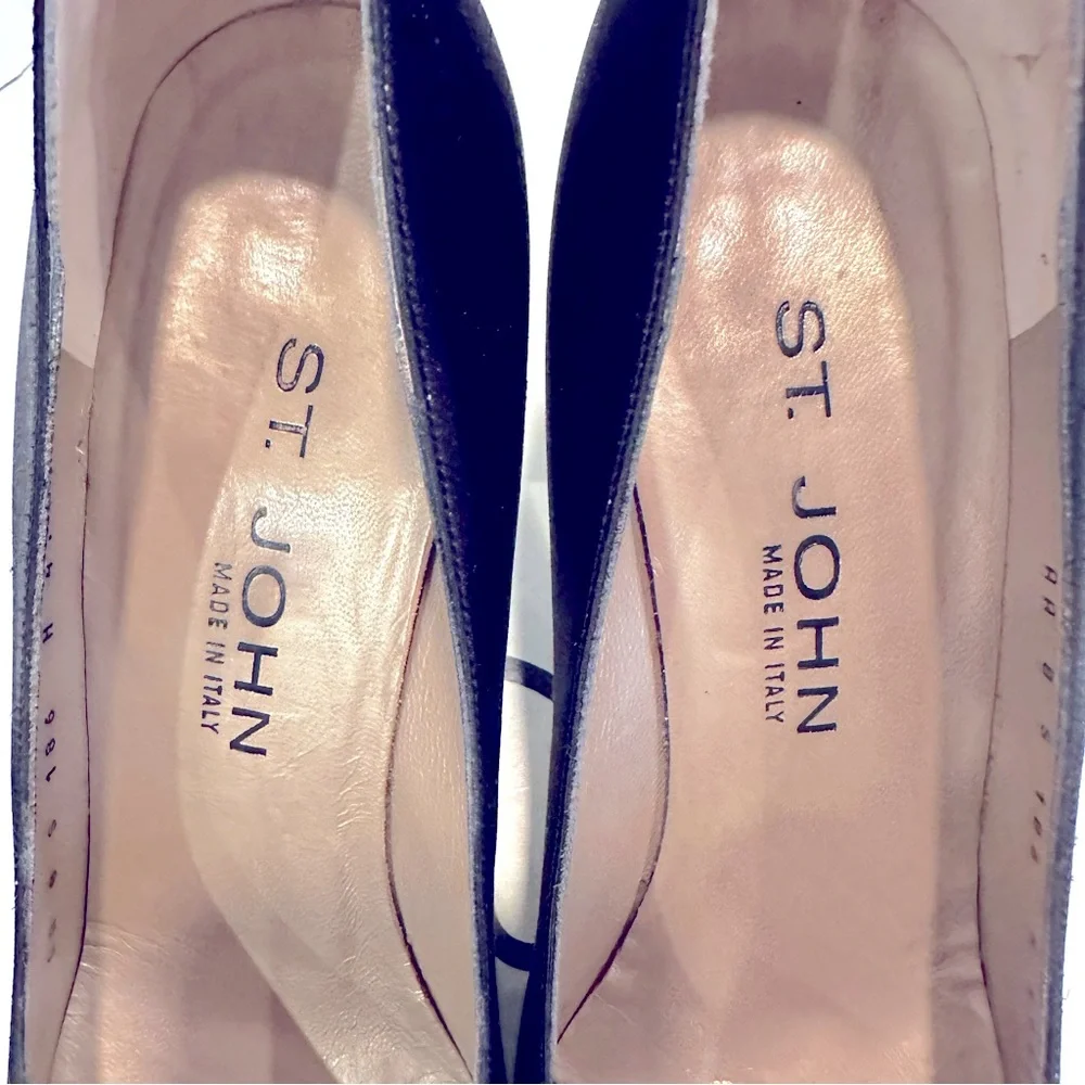 St. John Gladys Satin Pumps Women's 8AA Black‎ Gold Toe Leather Sole Vintage